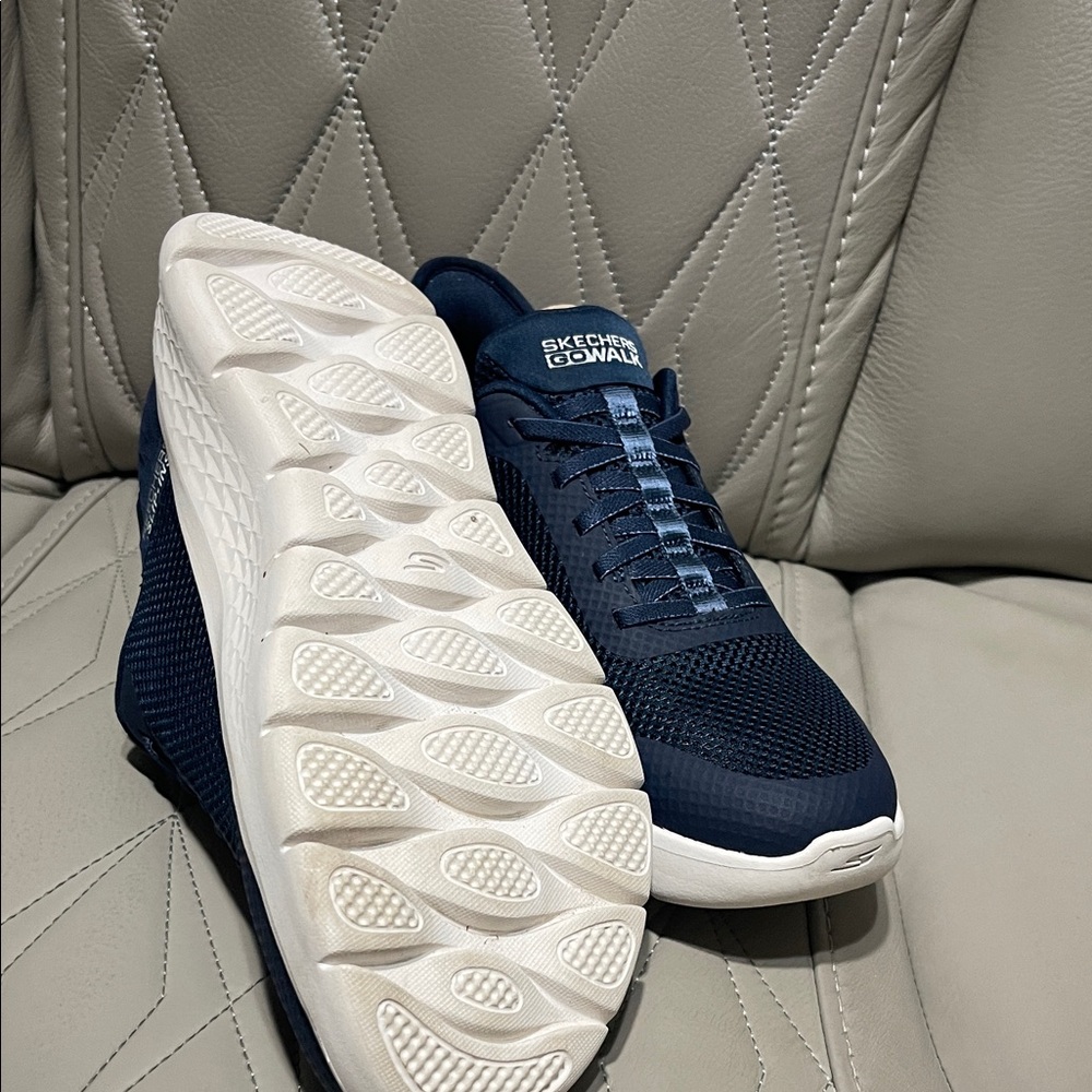 Skechers Dark Blue Athletic Shoes - Picture 6 of 8
